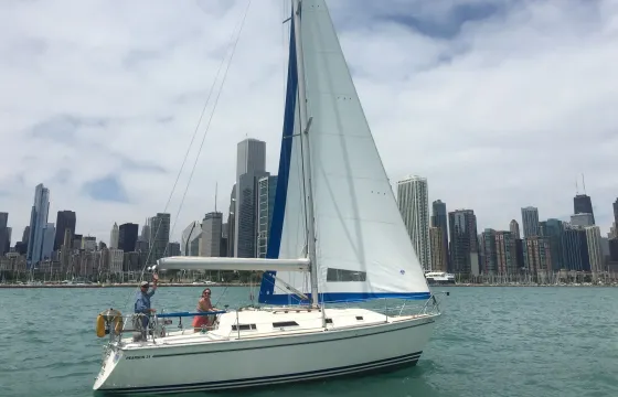 Charter a 31' Pearson Cruising Sloop, Chicago