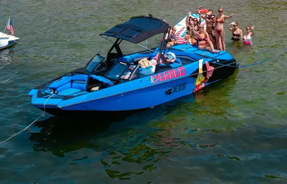 Lake Geneva Party Wakeboat! 2020 Axis A24 for 12 guests