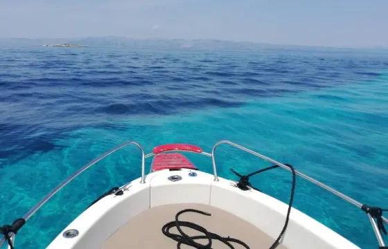 Rent 16' Sessa Key Largo 17 Center Console in Vela Luka, Croatia