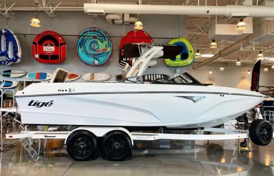 Beautiful Wakesurf and Wakeboarding Boat for DFW Area Lakes.