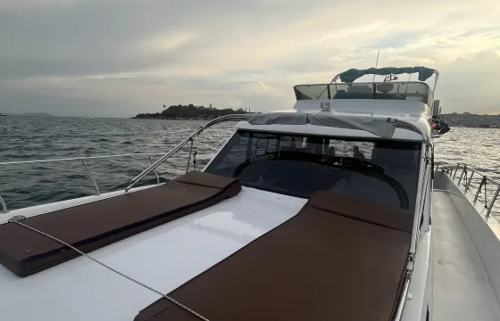 Private Luxury Yacht Experience – Bosphorus & Islands