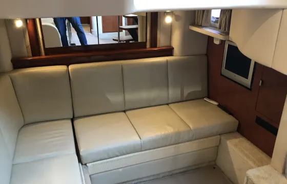 SeaRay Sundancer 41' Power Sport Yacht Crusie in Sag Harbor