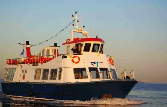 Steel Passenger Cruise Boat in Edinburgh