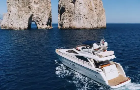 Experience the sea aboard an excellence of Italian design – Abacus 70 Fly