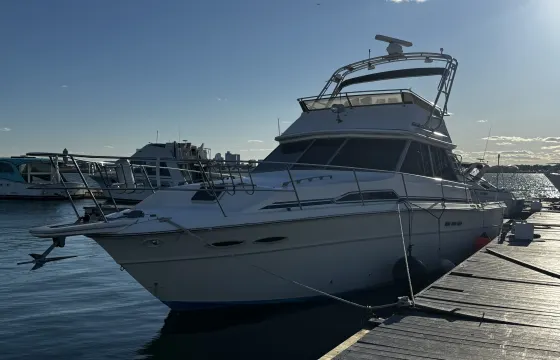 42 foot Sea Ray. Gorgeous, spacious very comfortable and updated!
