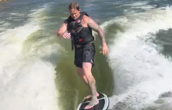 Supreme S211 Surf Boat! Lets Surf!