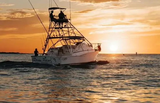 36 ft. Cabo in Jaco, Set up for fishing, party or Sunset cruises.