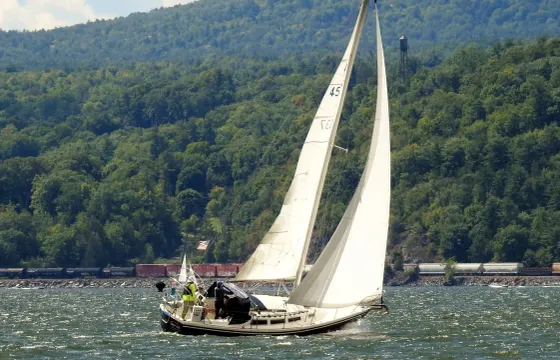 SAIL Historic Southern Lake Champlain on 30ft Catalina Sailboat