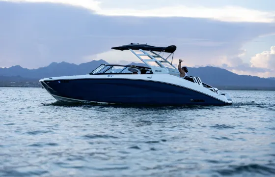 25' Yamaha 252S – Twin Jet Flagship | Premium Audio + Oversized Comfort