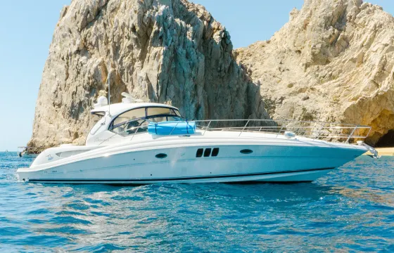 Luxury Sea Ray 45' Private Yacht for Sightseeing and Snorkeling