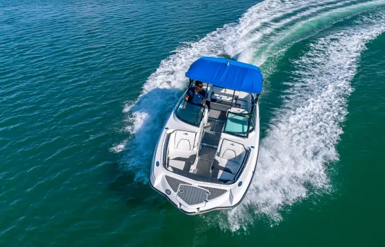 Gorgeous 27' Monterey Sports Yacht In Miami Beach With Captain