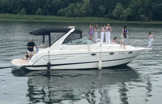 36ft Maxum Luxury Yacht in Chateauguay