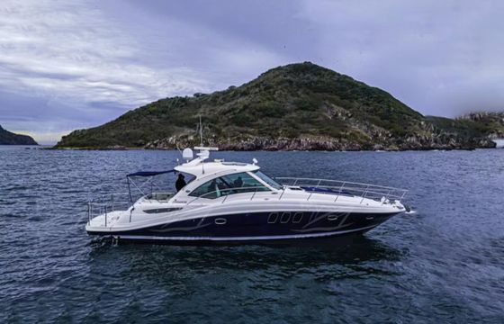 Luxury Sundancer 48ft Yacht for Mazatlan Charter