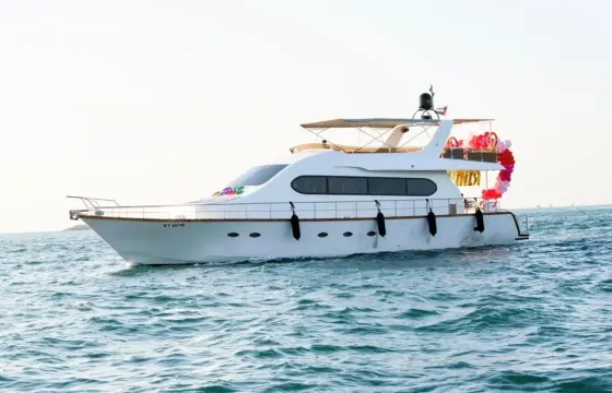 Luxurious 80ft Yacht for 40 Guest in Dubai Marina — Enjoy the Best Pricing!