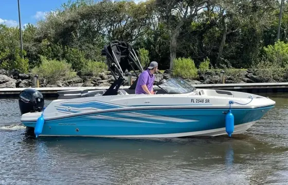 Water Sports, Entertainment & Family Boat in St. Augustine | 21' Bayliner