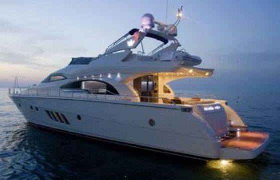 Dominator Yacht