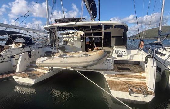 Lagoon 42