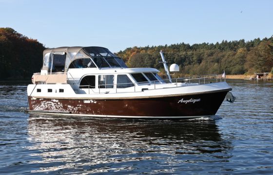 Aventura 38 AK