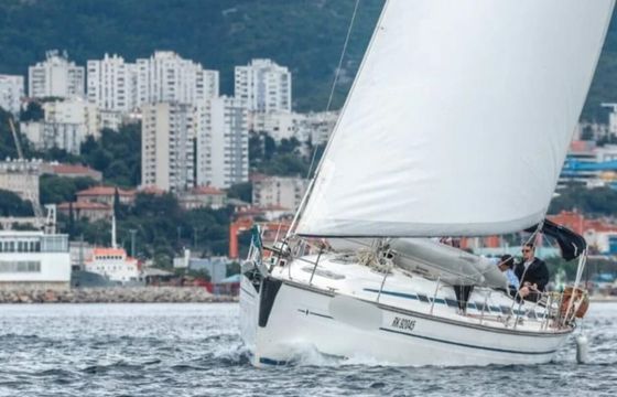 Bavaria 44