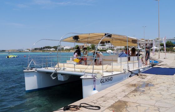 Lady Hawk catamarani 37 passengers