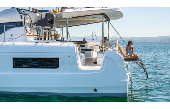 Lagoon 43