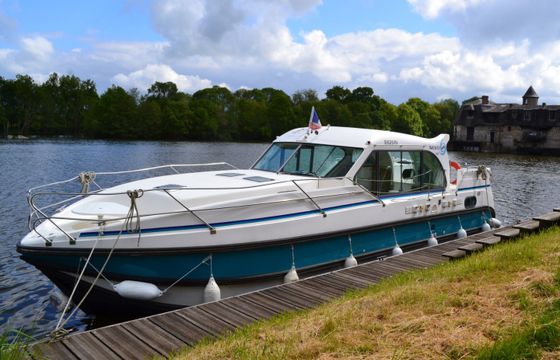 Nicols Yacht Comfort Family 6-9 people