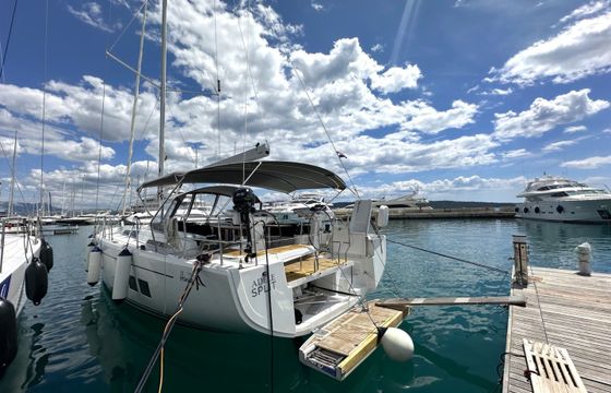 Hanse 548