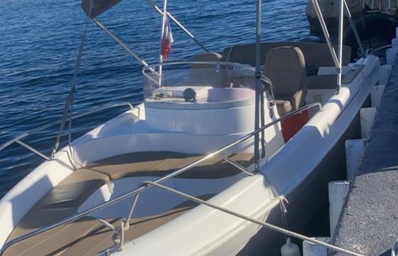 B2 Marine Cap ferret 522 open