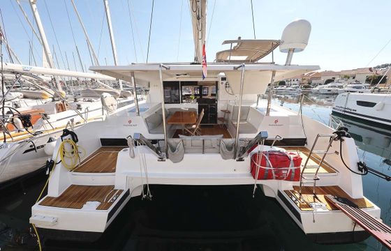 Fountaine Pajot Lucia 40