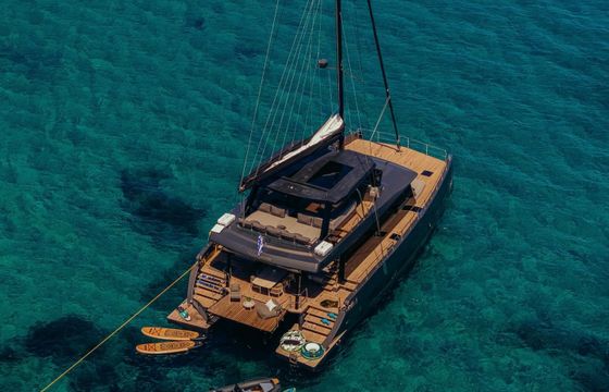 Moon Yacht 65