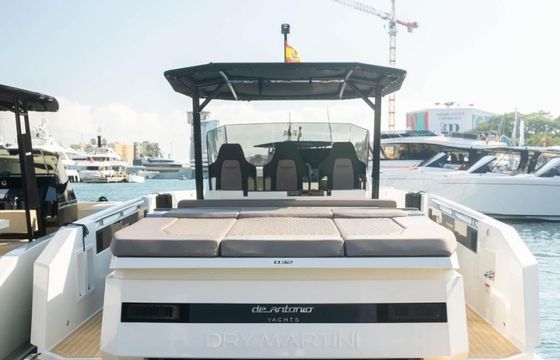 DE ANTONIO Yachts 32 OPEN