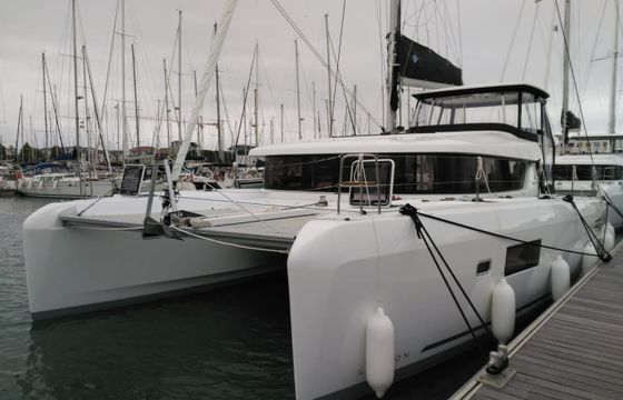Lagoon 42