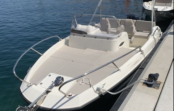 Quicksilver Activ 605 Sundeck