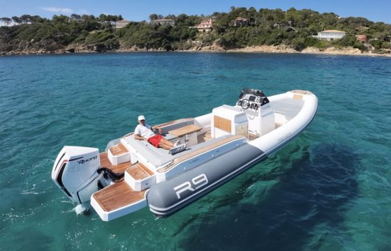 Renier R9 Tourer