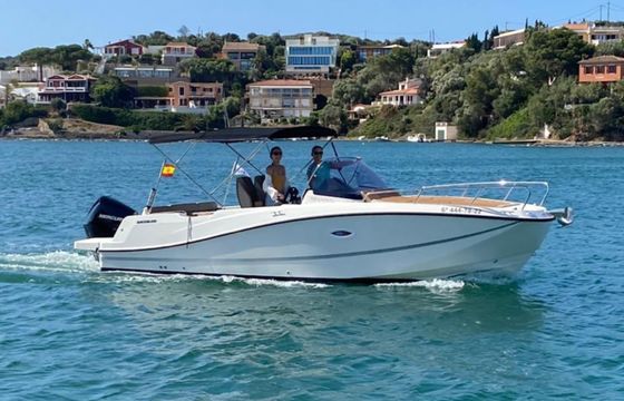 Quicksilver Activ 755 Sundeck