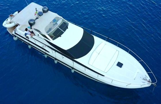 Pershing 52