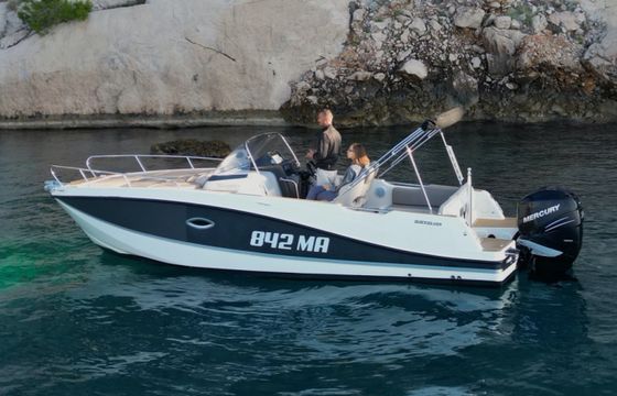 Quicksilver Activ 755 Sundeck