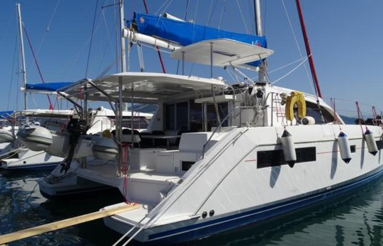 Robertson and Caine Leopard 40