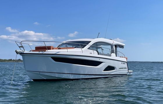 Sealine C390