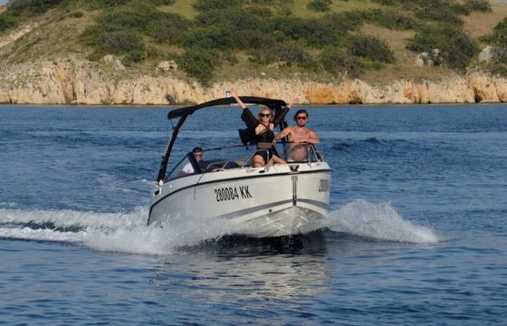 Quicksilver Activ 675 Open