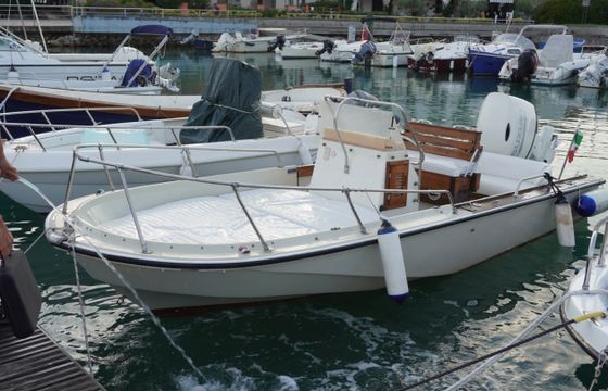 Boston Whaler 18 Outrage