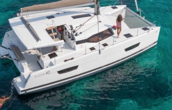 Fountaine Pajot Lucia 40