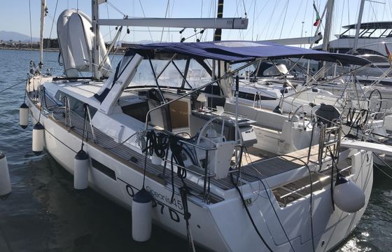 Bénéteau Oceanis 45