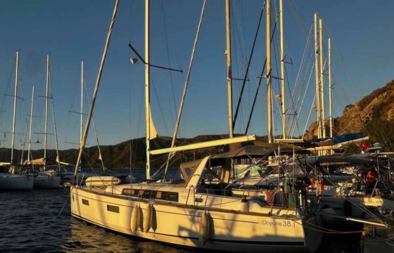 Bénéteau Oceanis 38.1