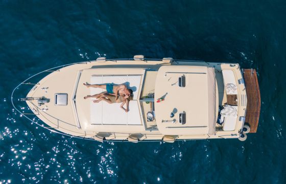 Chris Craft Commander 31