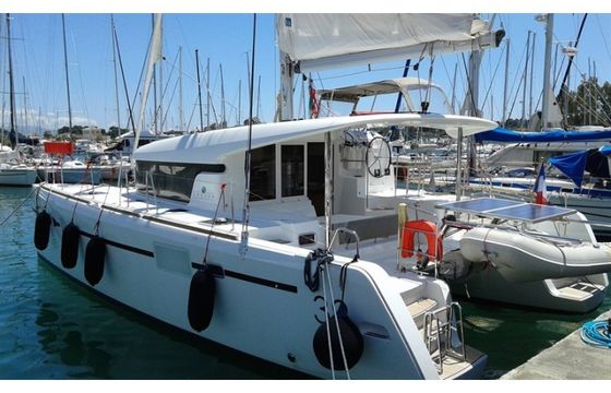 Lagoon 39