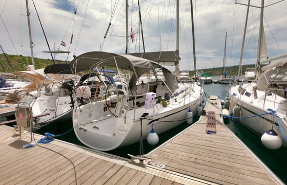 Bavaria 38 Match - 2 cab.