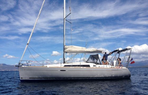 Bénéteau Oceanis 37