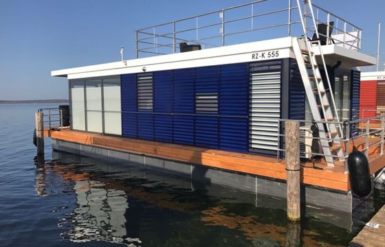 1 Floating 44 Schwimmferienhaus