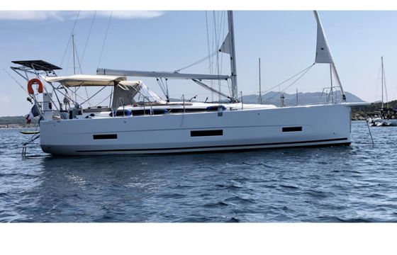 Dufour 390
